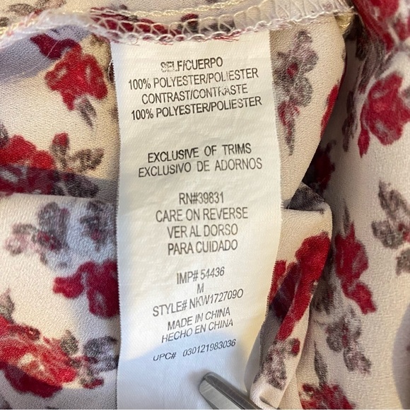 Rewind Woman's size M Red Cream rose Patterned Tunic Peasant Blouse Lace accents - Picture 8 of 9